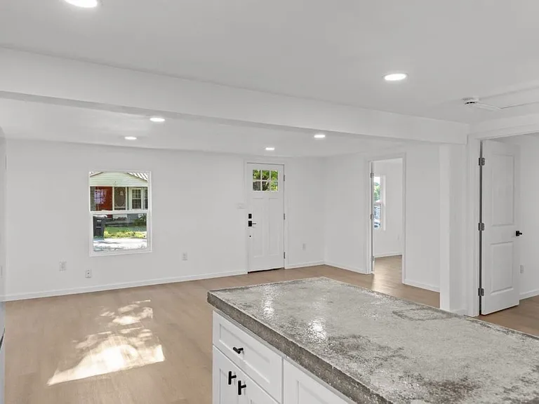 1510 Adams St — Photo 7
