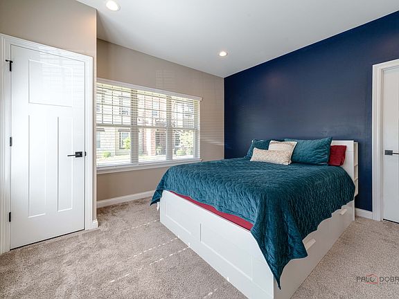 5th image of 654 Parkside Ct