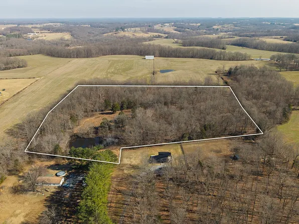 782B New Deal Potts Rd, Cottontown, TN 37048