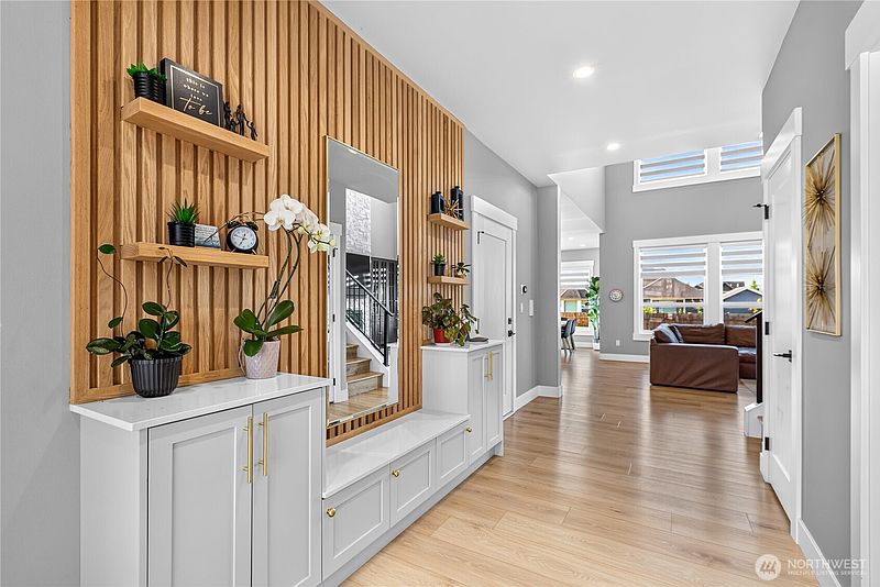 4th image of 2467 Angelina Street