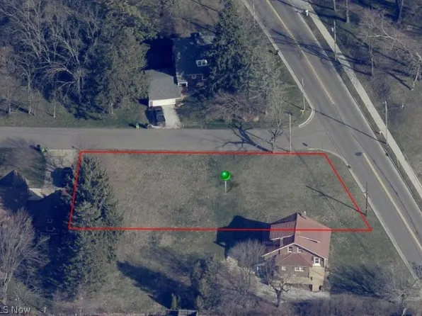 Pittsburg Ave NW, North Canton, OH 44720