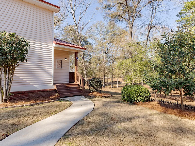 332 Hunt Rd — Photo 6