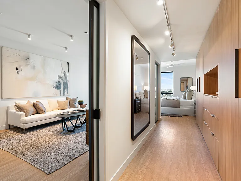 Venue Residences — Photo 86
