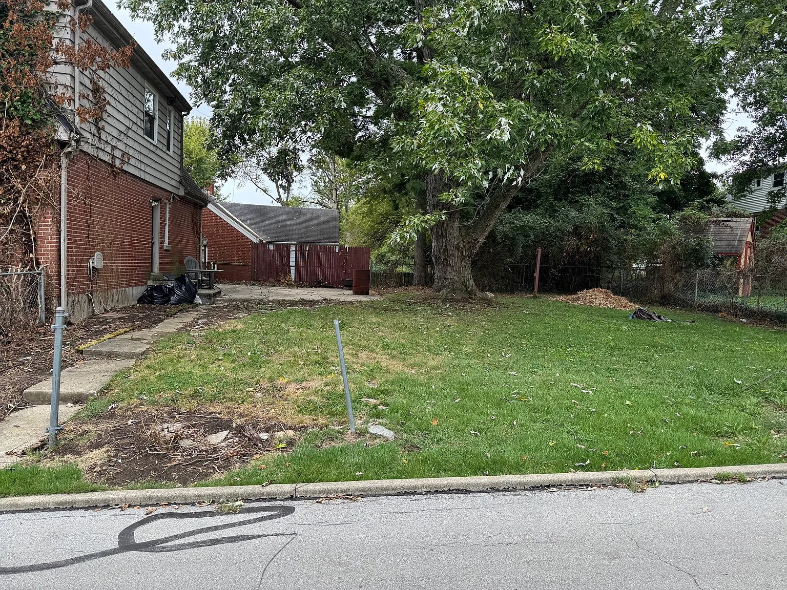 3 bed, 1.5 bath, 1350 sqft, $1,625 — Photo 3
