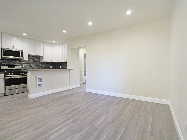 2028 High St — Photo 2