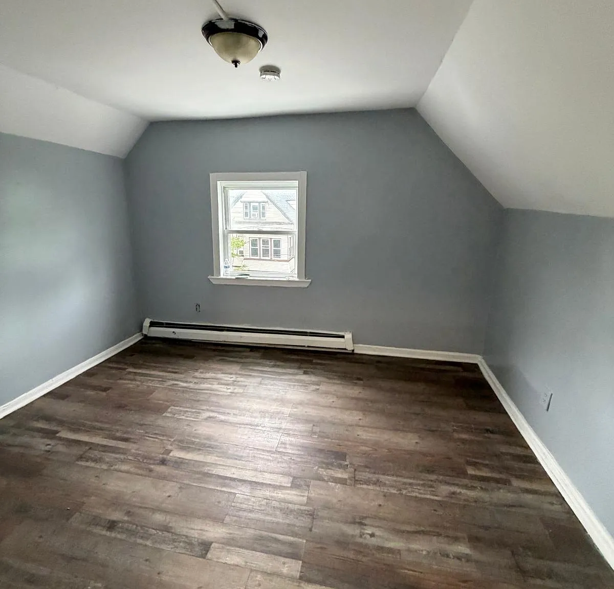 4 bed, 1500 sqft, $2,400 — Photo 4
