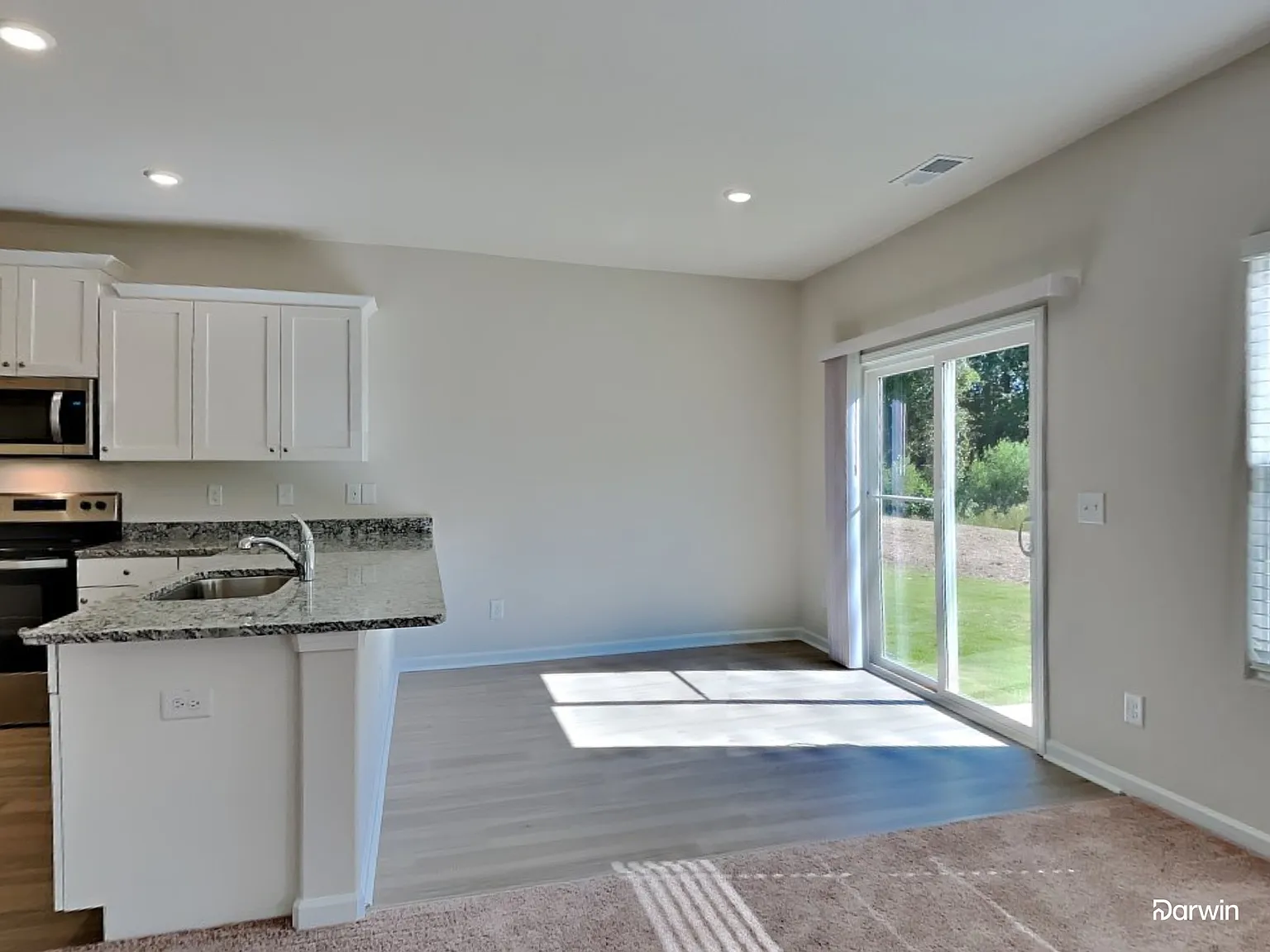 3 bed, 2.5 bath, 1679 sqft, $1,745 — Photo 2