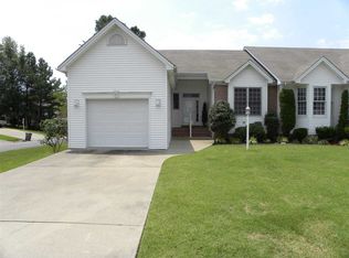 17 Village Dr W, Paducah, KY 42003