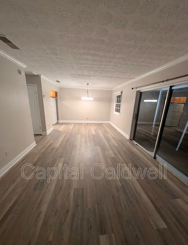1 bed, 1.0 bath, 644 sqft, $1,275 — Photo 3