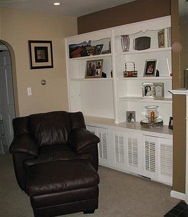 3rd image of 5885 Wickfield Dr