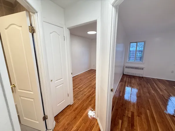 592 East 81st Street image 19 of 24