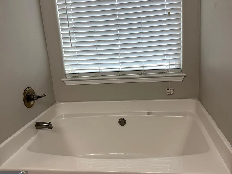 125 Leland Ln — Photo 18