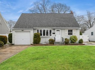 1455 Fraser Ave, Merrick, NY 11566