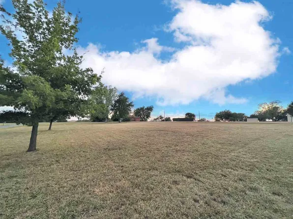 234 Stardust Ln, Ponca City, OK 74604