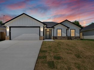 107 Thode St, Whitesboro, TX 76273