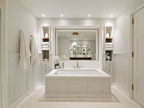 5th image of 275 W 10th St #6C