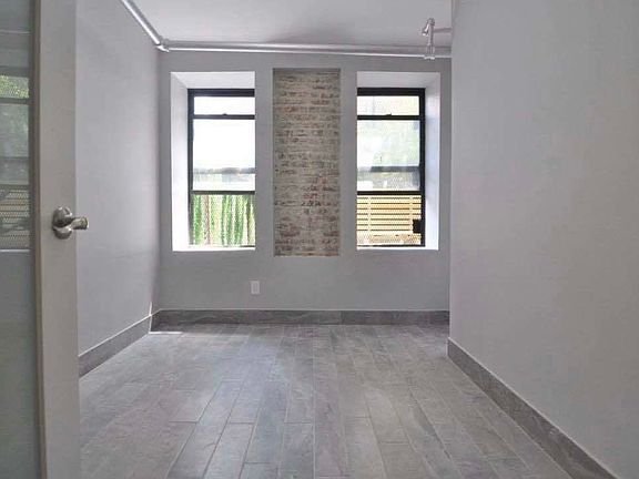 2nd image of 125 Vermilyea Ave Basement 1