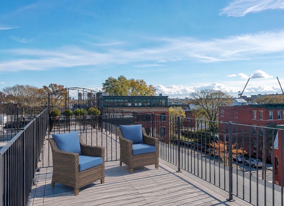 1st image of 100 Pearl St APT 18