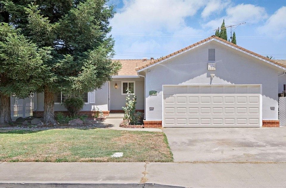 1st image of 2207 W Lodi Ave