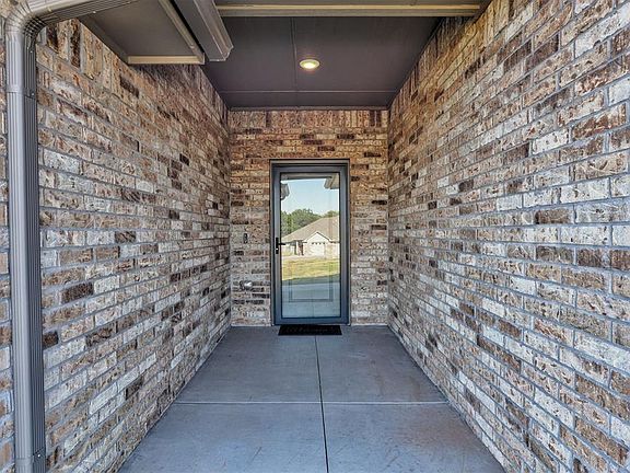 3rd image of 9714 Country Side Ln