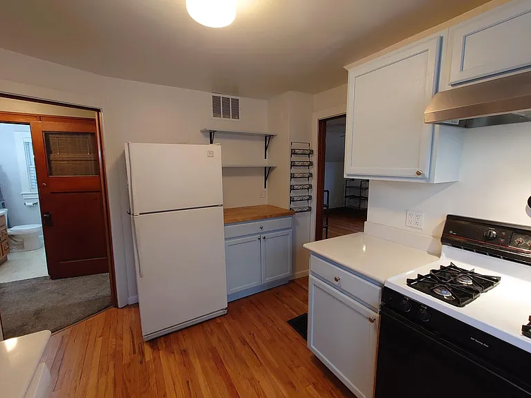 64U Parkwood Ave — Photo 9