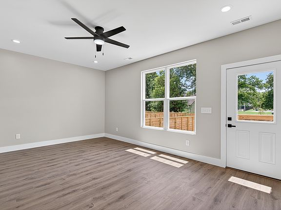 5th image of 5207 Camelia Rd #5207