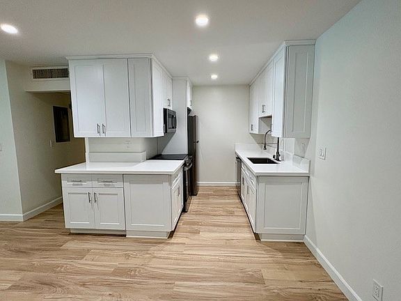 3rd image of 576 N Bellflower Blvd Unit 125