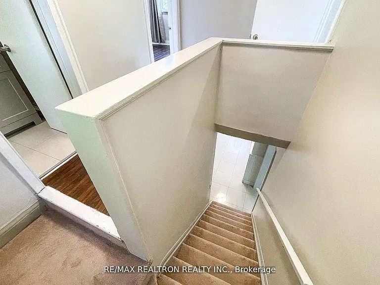 24 Highland Park Blvd — Photo 16