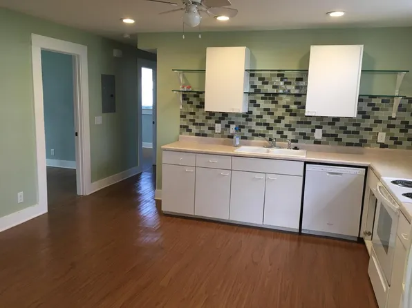 5066 Starr St APT 1, Lincoln, NE 68504