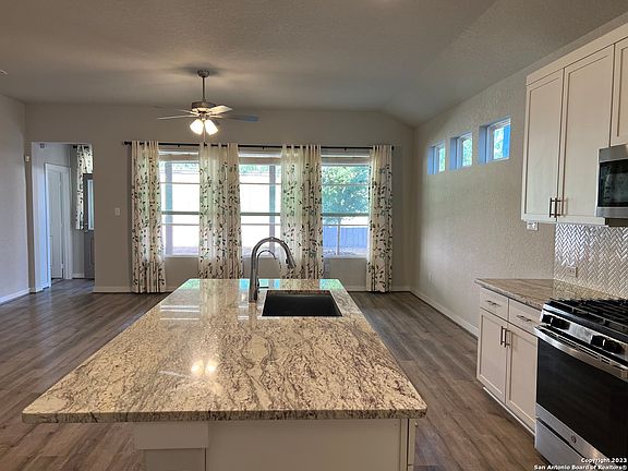 5th image of 14834 MAVERICK AVE
