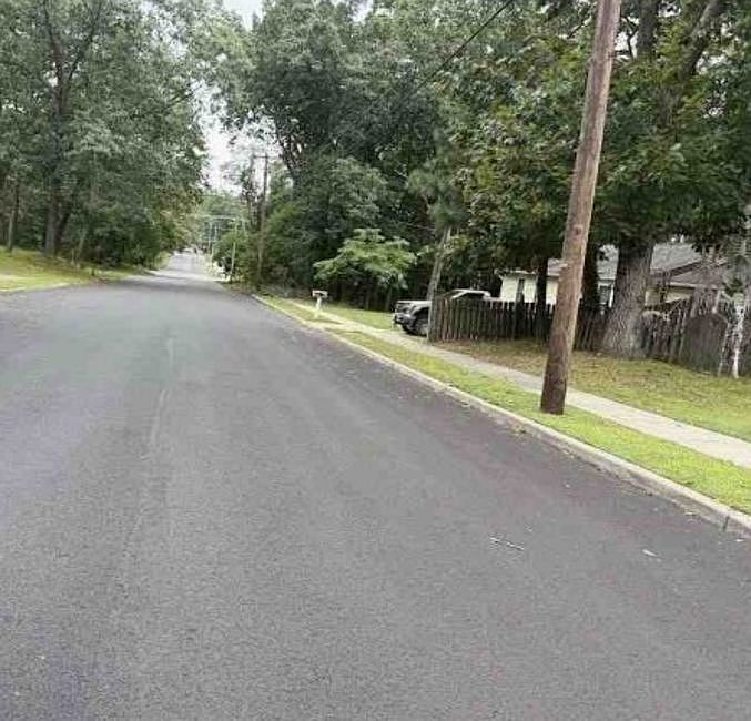 Exterior Neighborhood (street photo)
