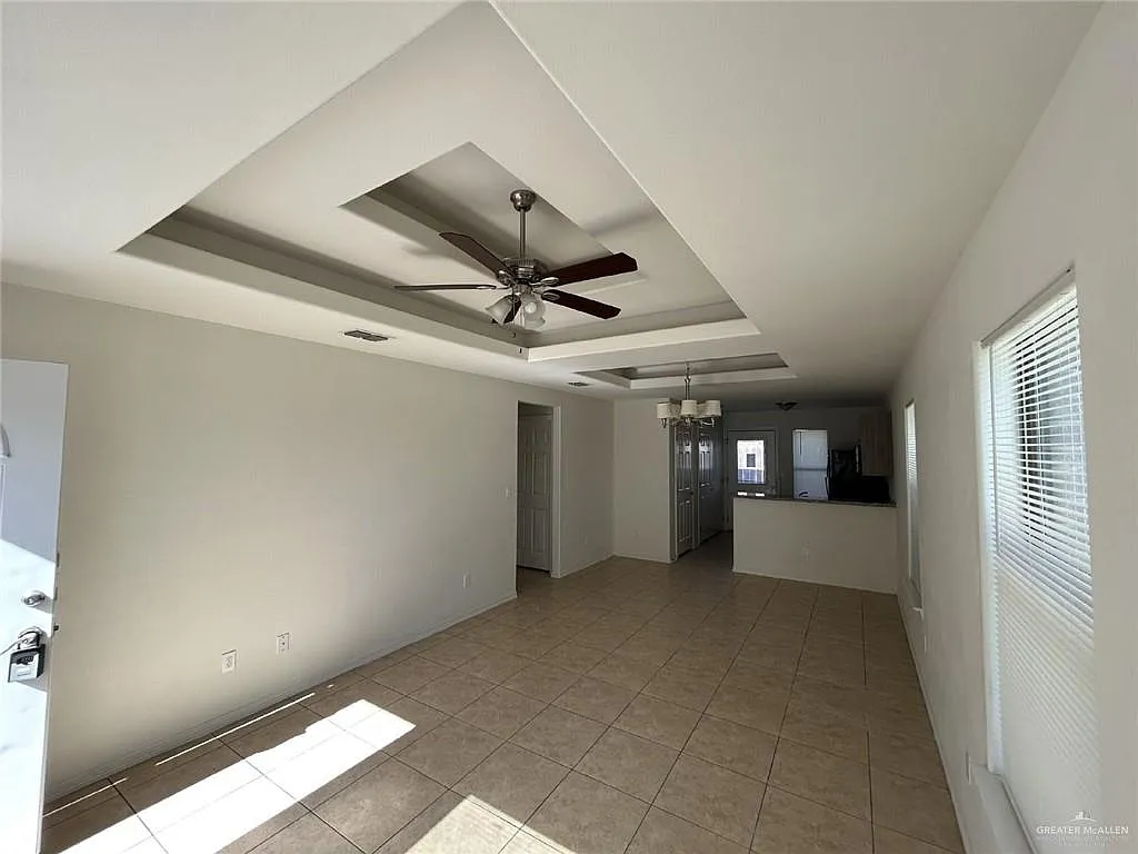 2 bed, 2.0 bath, 3740 sqft, $875 — Photo 4