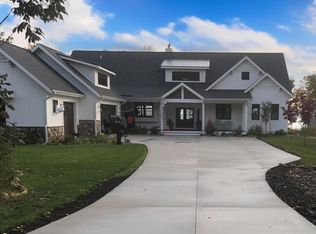 340 N Nanagosa Trl, Suttons Bay, MI 49682