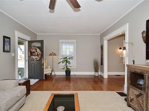5th image of 4926 N Broadway St