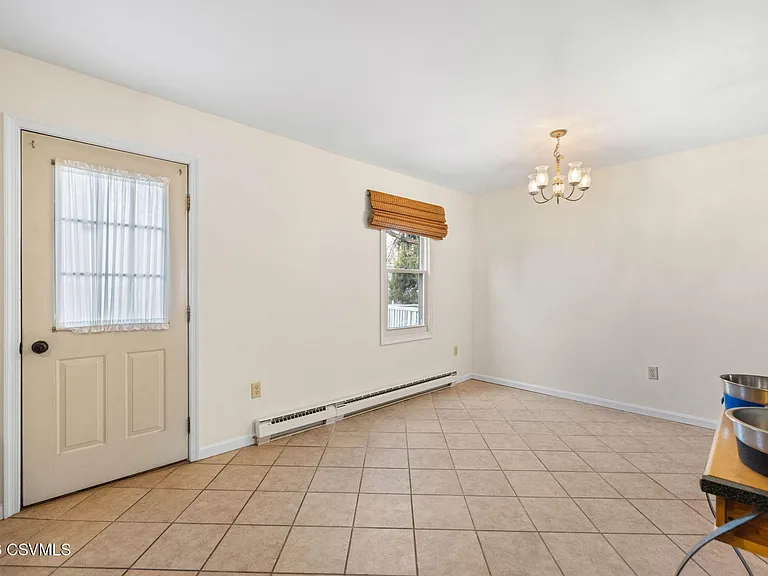 606 Nicholas Ave — Photo 7