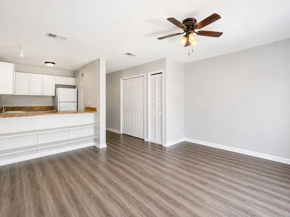 8124 Stonebrook Dr #1, Pensacola, FL 32514