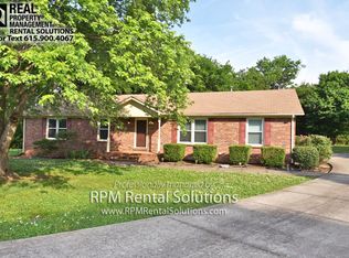 1114 Meadowbrook Rd, Murfreesboro, TN 37129