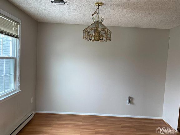 4th image of 309 Sharon Way #N