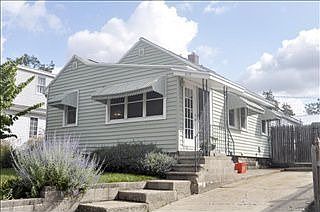 1st image of 315 Sherman Dr