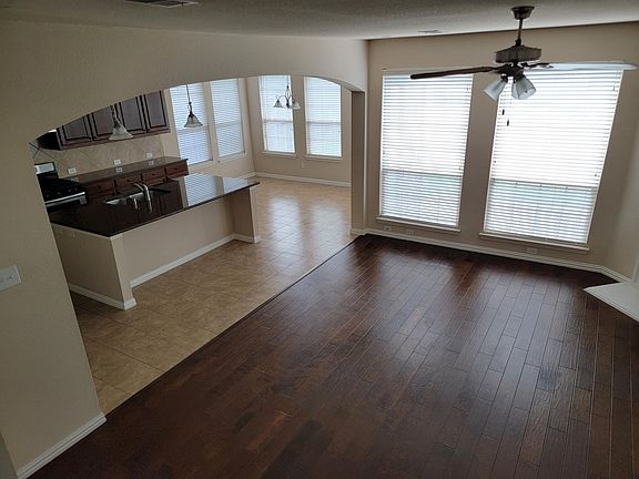 4th image of 212 Westminster Dr
