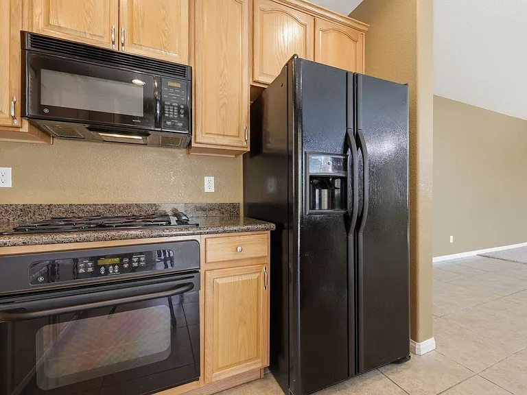 11825 Amistoso Ln — Photo 12