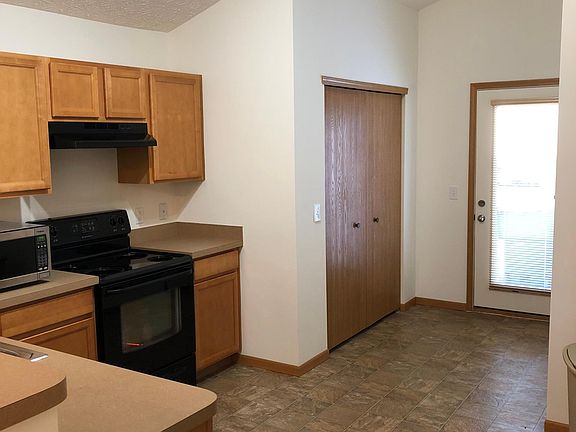 5th image of 2188 Shadow Rock Dr