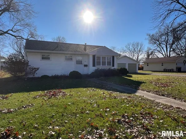 815 Bobby Ave, Macomb, IL 61455