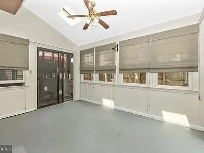 4 bed, 1587 sqft, $2,750 — Photo 3