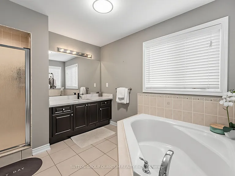 581 Grant Way #UPPER — Photo 20