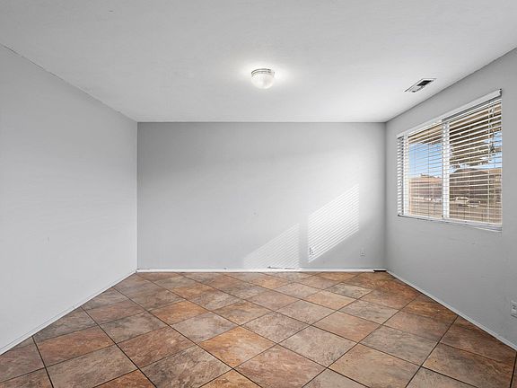 4th image of 1728 N 21st Ave