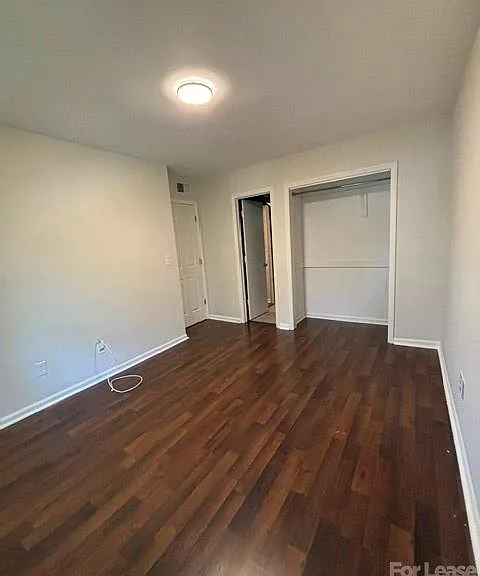 430 Queens Rd — Photo 21