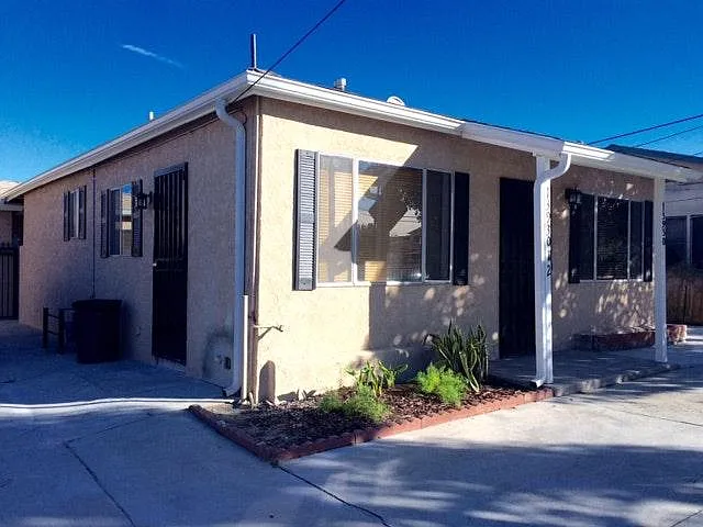 13930 Anderson St — Photo 1