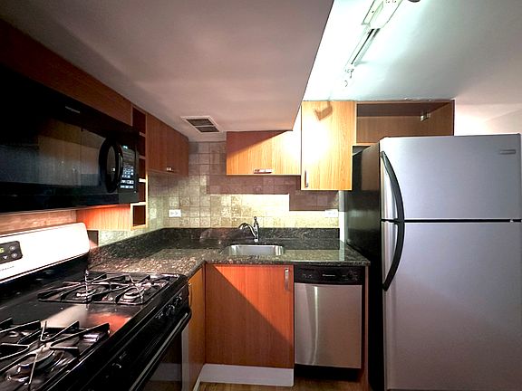 2nd image of 2824 N Orchard St #Gf