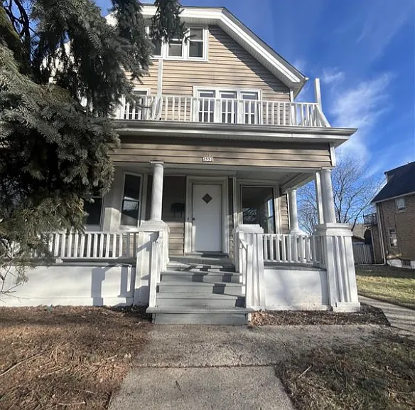 2552 N Humboldt Blvd — Photo 1